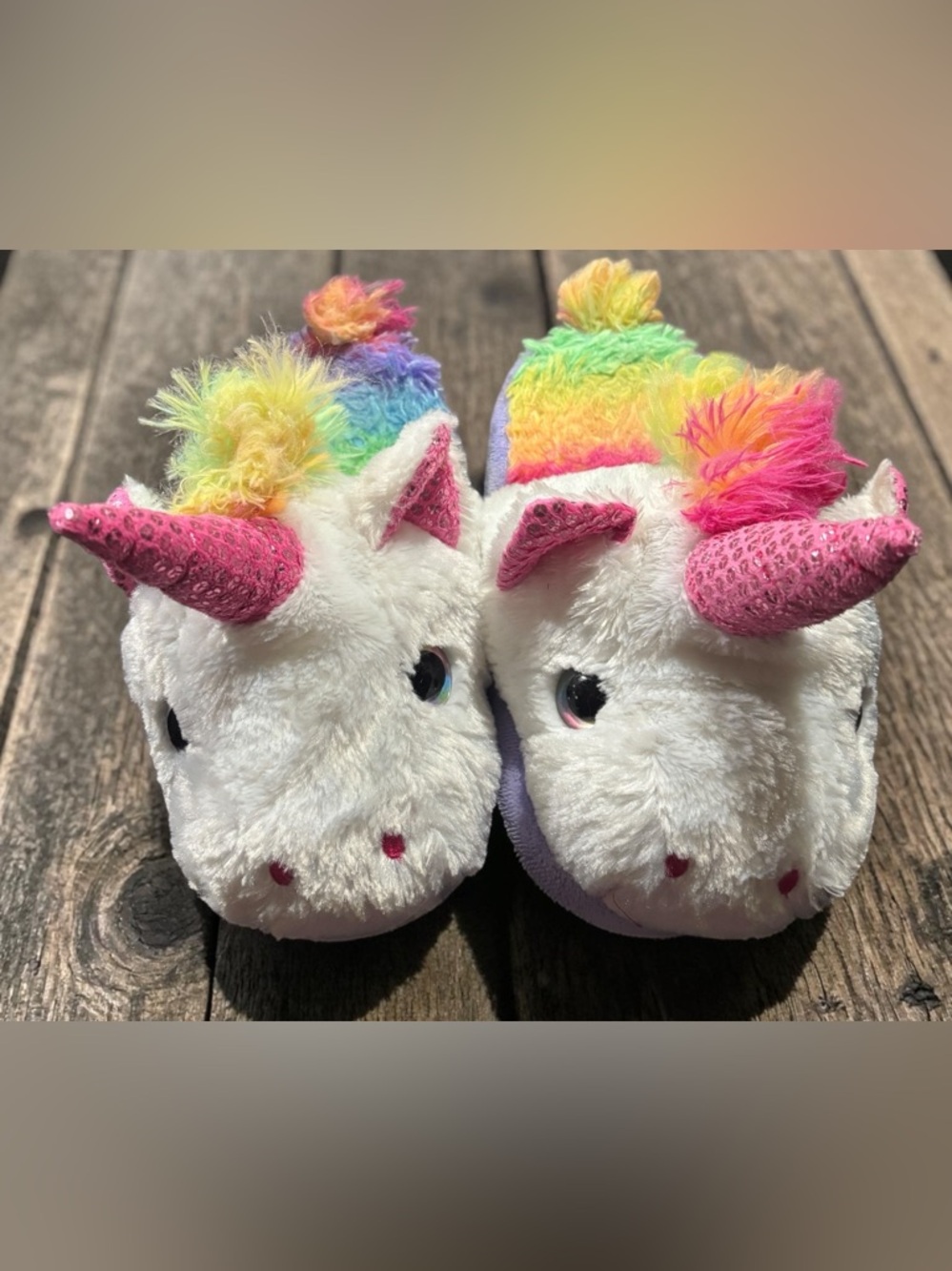 Wonder Nation Girls size 4-5 Plush Rainbow Unicorn Slippers - White & Rainbow